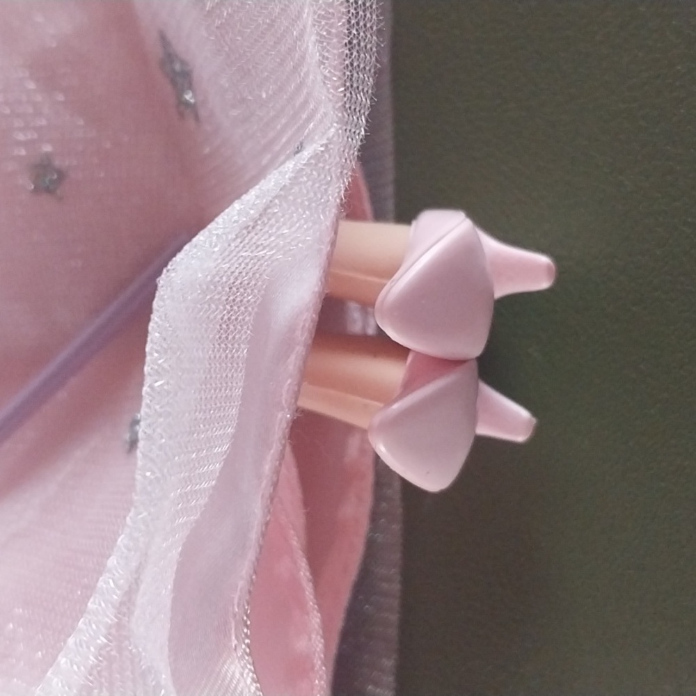 Glinda Barbie with Wand and Crown - Picture 3 of 6